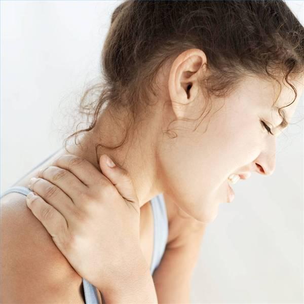 What causes pain in the right side of the neck?